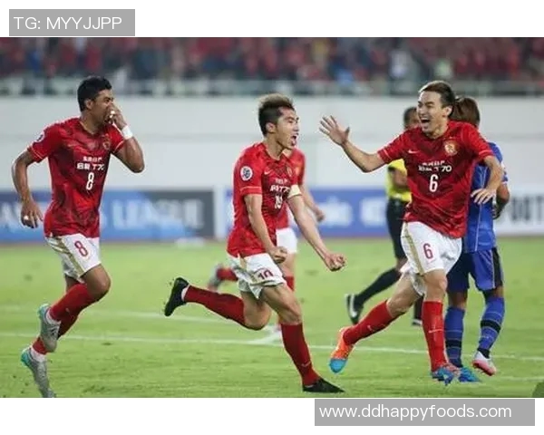 恒大与大阪钢巴上半场精彩对决分析与战术解读